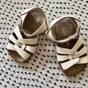 Salt Water sandals toddler size 4